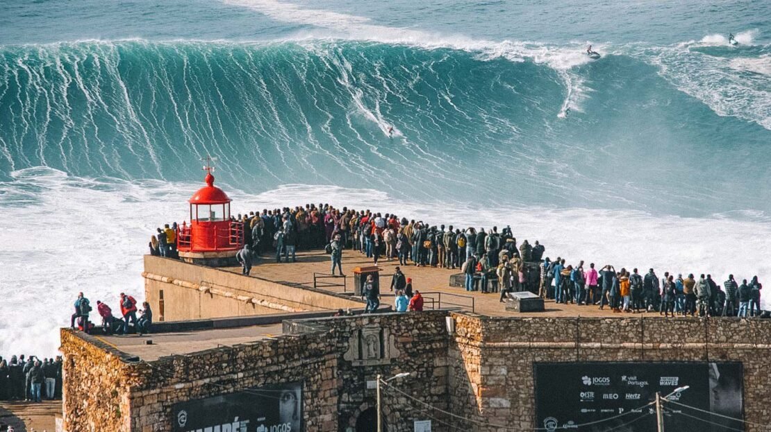 nazare-waves